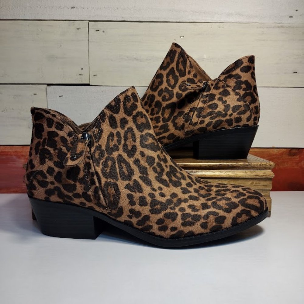 NEW SO Angelfish Women's Leopard Ankle Boots | Womens 9